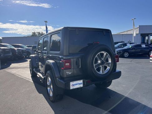 Used 2020 Jeep Wrangler Unlimited Sahara image 5