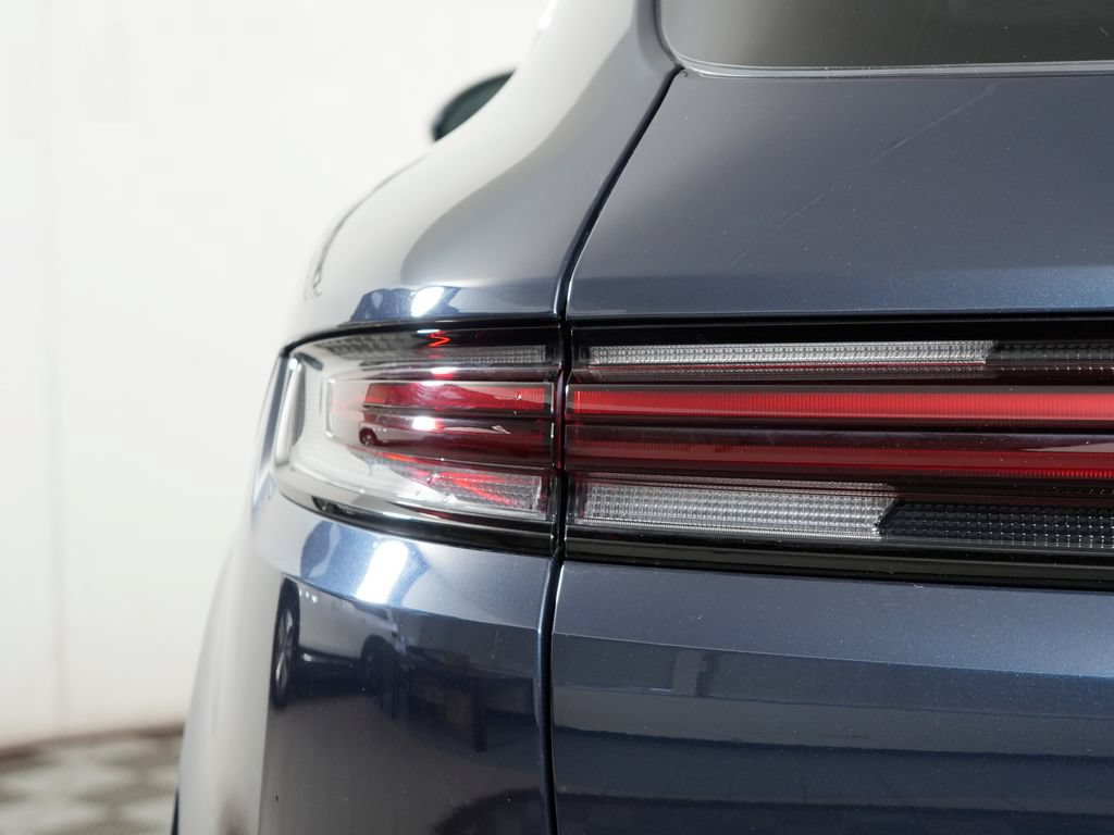 Certified 2024 Porsche Cayenne AWD/4WD image 12