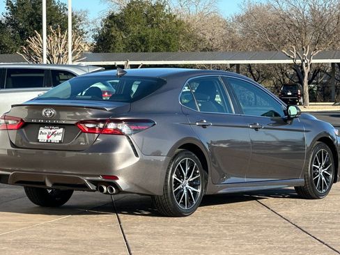 Certified 2024 Toyota Camry SE image 4