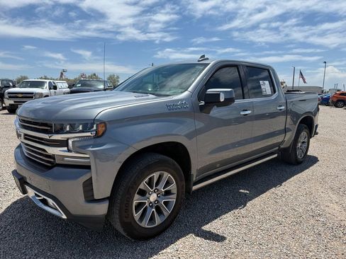 Used 2021 Chevrolet Silverado 1500 High Country w/ Technology Package AWD/4WD image 4