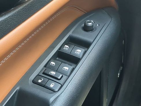 Used 2025 Jeep Compass Limited w/ Elite Group AWD/4WD image 31