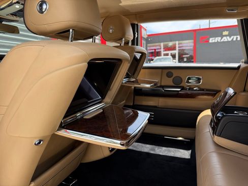 Used 2020 Rolls-Royce Phantom Extended Wheelbase RWD image 59
