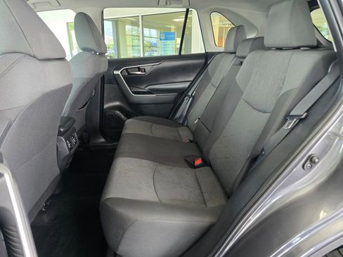 Used 2022 Toyota RAV4 XLE image 39
