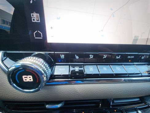 Used 2025 GMC Canyon Denali AWD/4WD image 26