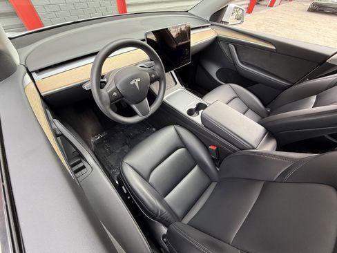 Used 2023 Tesla Model Y Long Range image 18