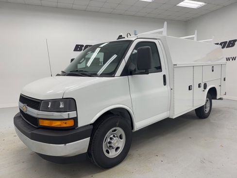 New 2025 Chevrolet Express 3500 Work Van w/ Power Convenience Package image 1