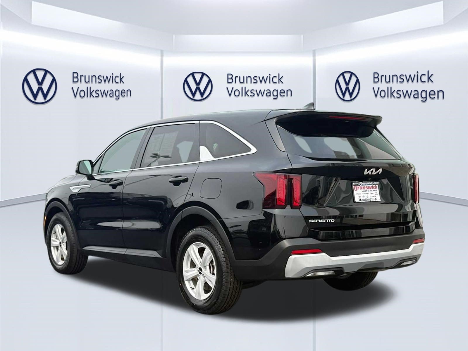 Used 2025 Kia Sorento LX FWD image 6