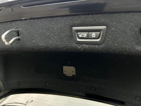 Used 2019 BMW 530i xDrive w/ Convenience Package image 21