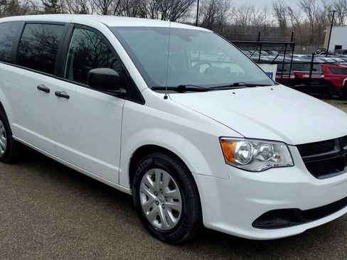 Used 2019 Dodge Grand Caravan SE image 6
