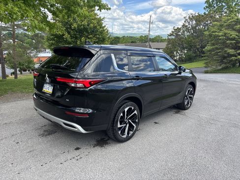 Used 2023 Mitsubishi Outlander Ralliart AWD/4WD image 3