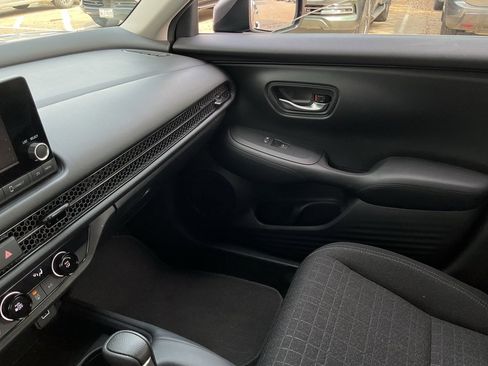 Used 2025 Honda HR-V LX image 35