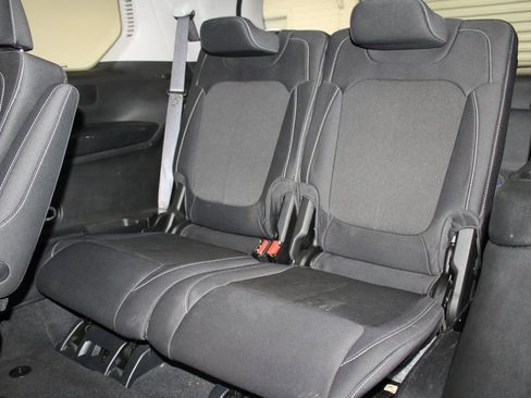 Used 2023 Jeep Grand Cherokee L Laredo image 21