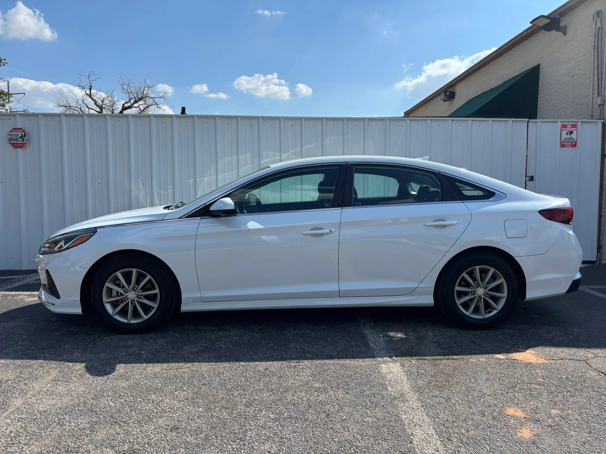 Used 2018 Hyundai Sonata ECO FWD image 2