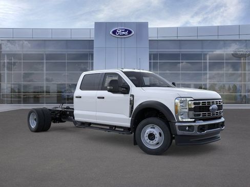 New 2026 Ford F550 4x4 Crew Cab image 7