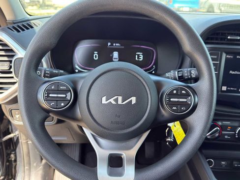Certified 2023 Kia Soul LX w/ LX Technology Package image 16