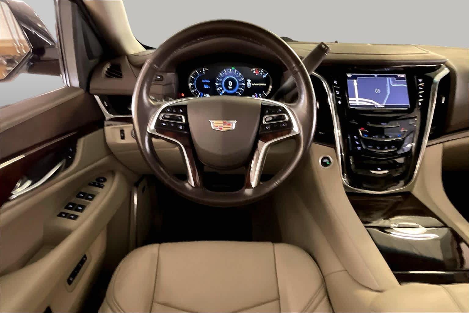 Used 2016 Cadillac Escalade ESV Luxury AWD/4WD image 5
