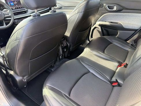 Used 2022 Jeep Compass Latitude w/ Sun and Sound Group AWD/4WD image 17