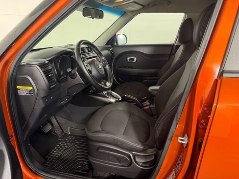 Used 2018 Kia Soul + FWD image 30