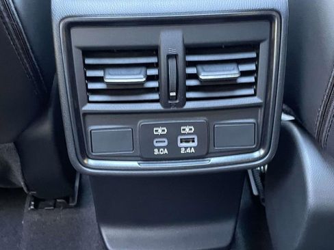 Used 2025 Subaru Forester Limited w/ Popular Package image 13