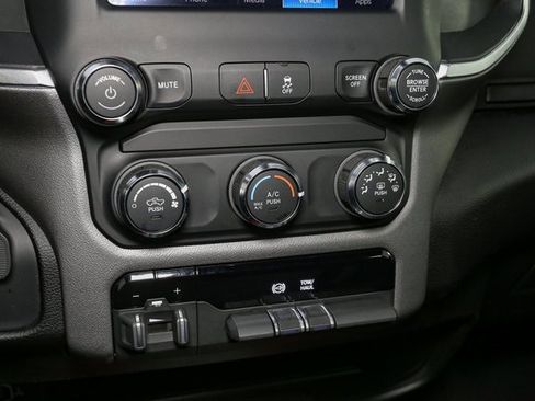 Used 2024 RAM 2500 Big Horn image 25