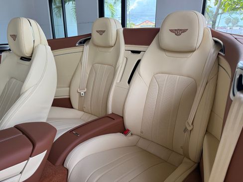Used 2023 Bentley Continental GT Mulliner AWD/4WD image 31