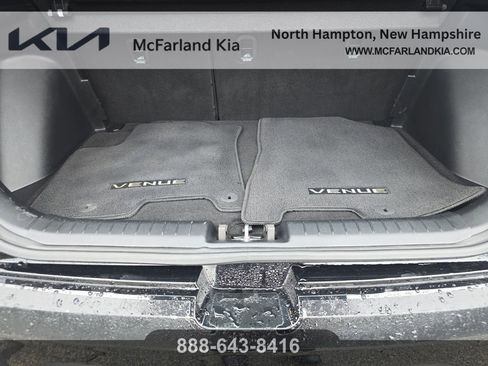 Used 2022 Hyundai Venue SEL image 25