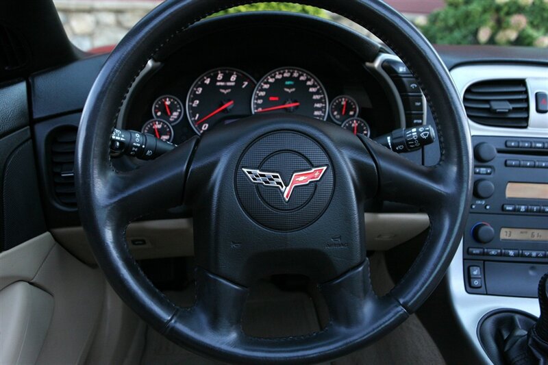 Used 2005 Chevrolet Corvette Coupe w/ Preferred Equipment Group RWD image 28