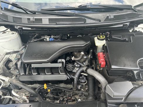 Used 2019 Nissan Rogue Sport S image 14