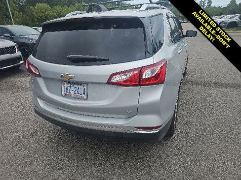 Used 2018 Chevrolet Equinox LT w/ Sun & Infotainment Package FWD image 13