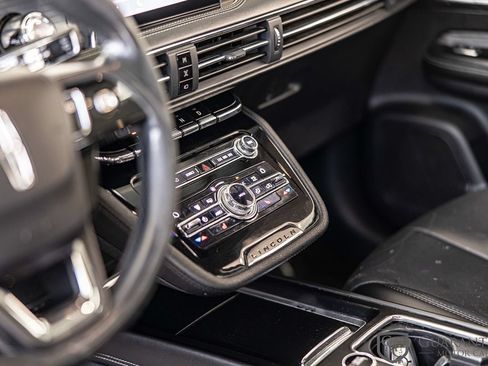 Used 2020 Lincoln Corsair AWD w/ Premium Package image 21