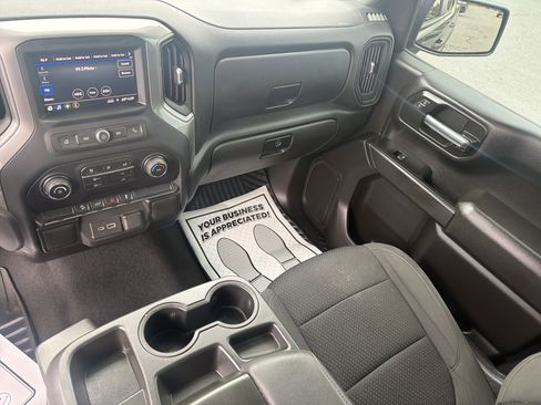 Used 2021 Chevrolet Silverado 1500 Custom Trail Boss AWD/4WD image 22