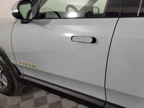 Used 2022 Rivian R1T Adventure image 33