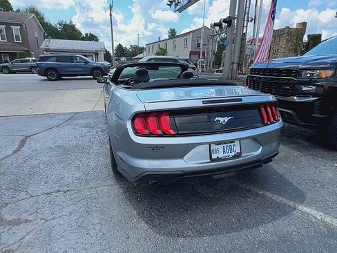 Used 2023 Ford Mustang Premium image 3