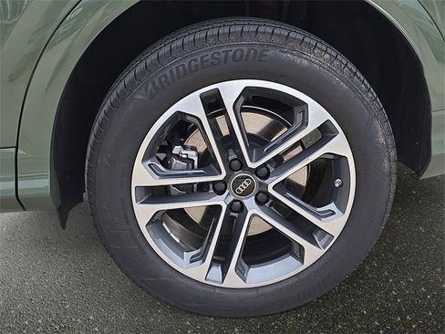 Used 2025 Audi Q5 Premium w/ Convenience Package image 36