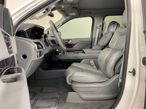 Used 2020 Lincoln Navigator L Reserve w/ Luxury Package AWD/4WD image 18