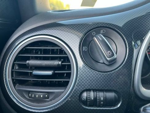 Used 2014 Volkswagen Beetle R-Line FWD image 21
