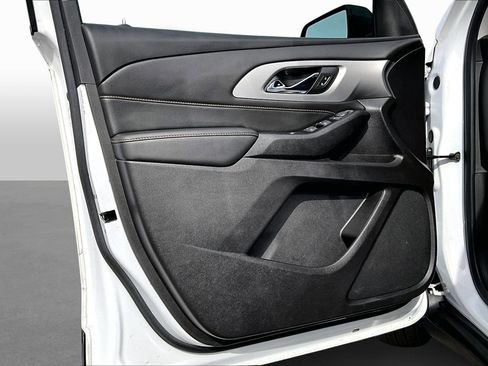 Used 2019 Chevrolet Traverse LS image 16