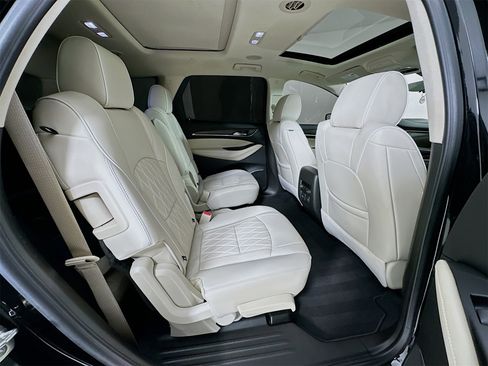 Used 2024 Buick Enclave Avenir w/ Avenir Technology Package image 30