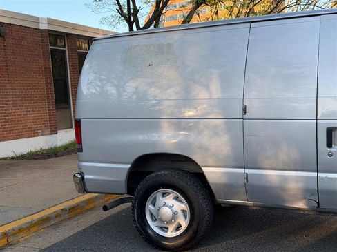 Used 2009 Ford E-250 and Econoline 250 RWD image 5