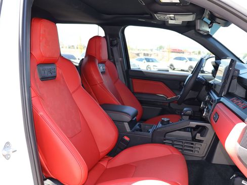 Used 2025 Toyota Tacoma TRD Pro AWD/4WD image 28