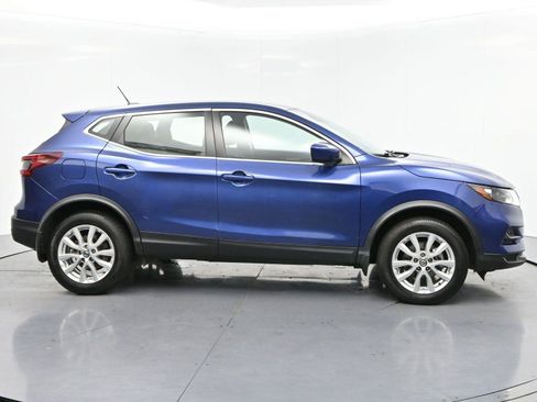 Used 2022 Nissan Rogue Sport S FWD image 8