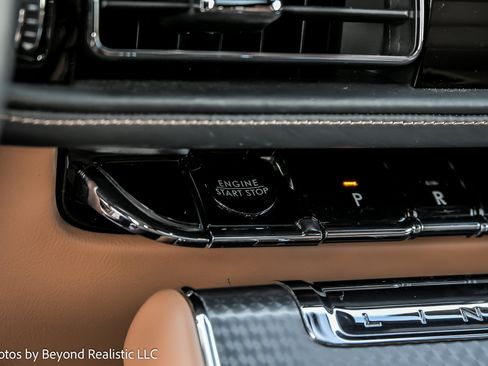 Used 2025 Lincoln Aviator Black Label w/ Jet Appearance Package image 43