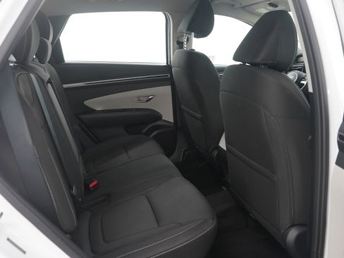 Used 2024 Hyundai Tucson SE image 13