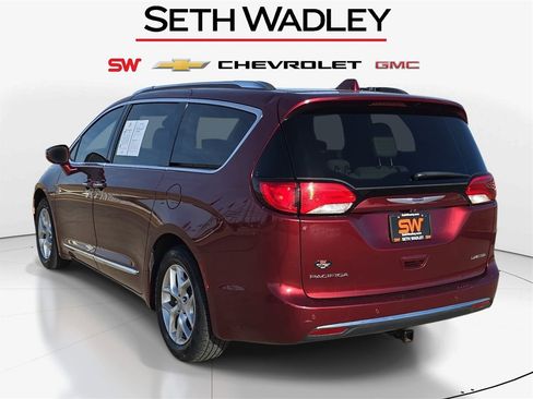 Used 2020 Chrysler Pacifica Limited image 5
