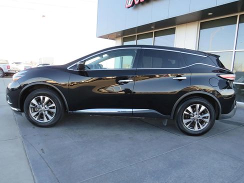 Used 2018 Nissan Murano S image 4