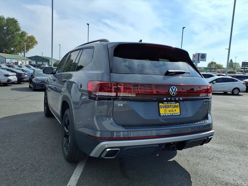 New 2026 Volkswagen Atlas Peak Edition AWD/4WD image 2