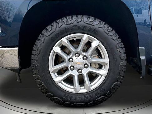 Used 2022 Chevrolet Silverado 1500 LT w/ Z71 Off-Road Package image 34