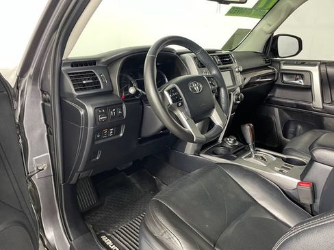 Used 2017 Toyota 4Runner Limited AWD/4WD image 3