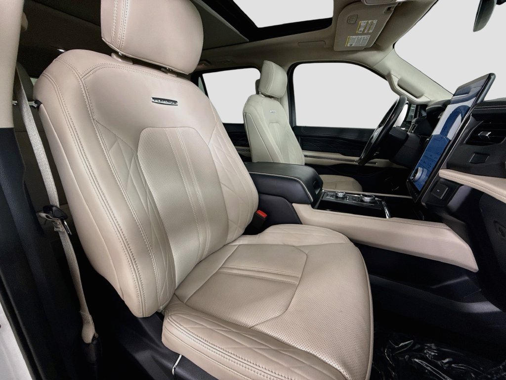 Used 2023 Ford Expedition Platinum AWD/4WD image 32