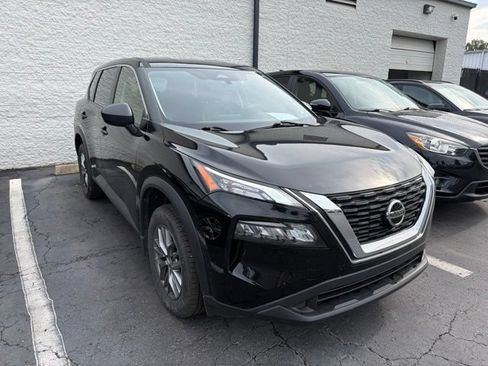 Used 2021 Nissan Rogue S AWD/4WD image 3